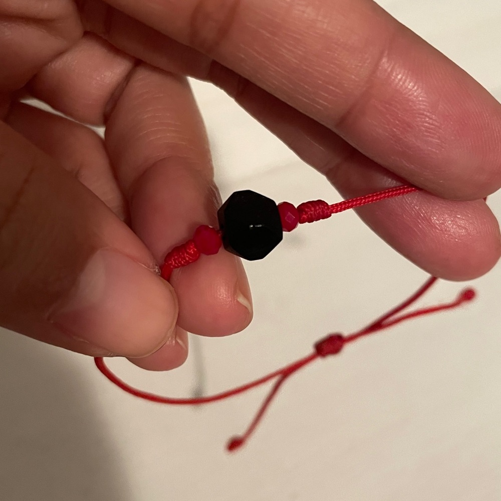 Protection Juju Black Onyx Red String Bracelet
